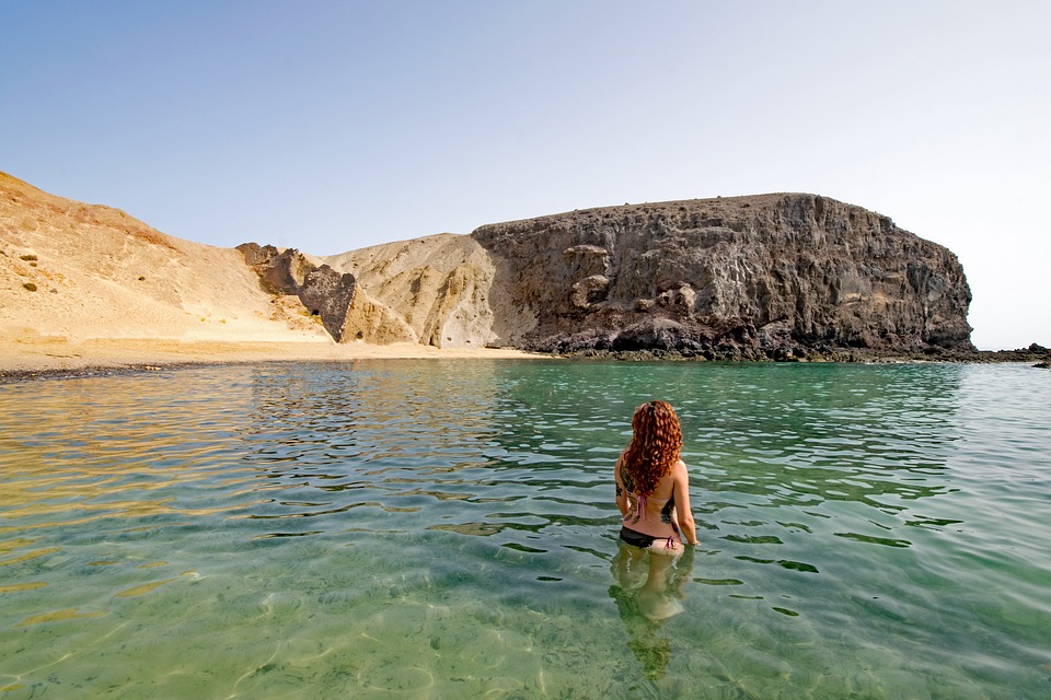 5 playas distintivas y experiencias insulares alrededor del mundo